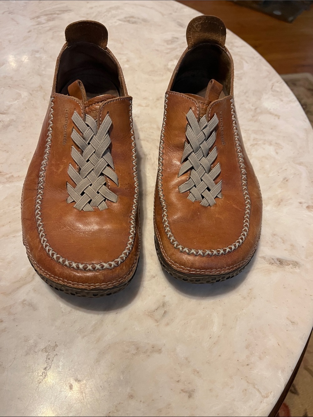 Vintage Patagonia Rimu Brown Leather Slip-On Loafers with Tan Braided Detail